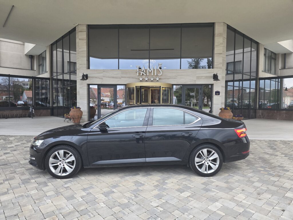 Taxi do aerodroma Skoda Superb Business Class
